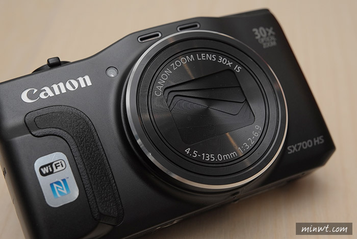 梅問題-《Canon SX700HS》30倍光學變焦五軸防手震打鳥利器