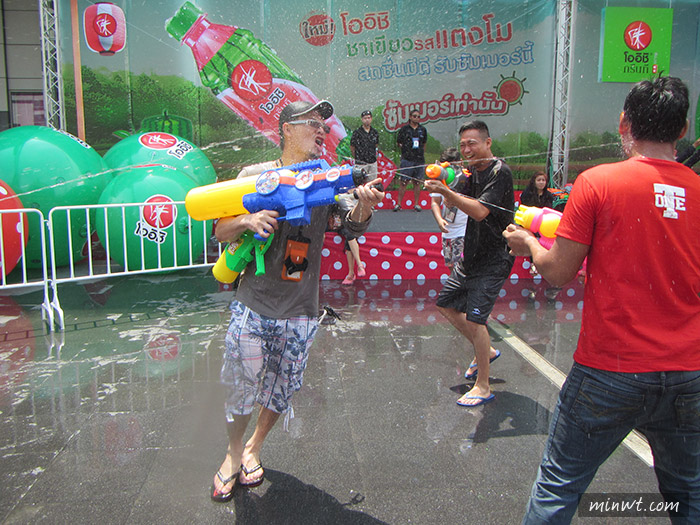 傳說中的挨踢部門-『泰國曼谷自助行』潑水節要帶什麼相機 