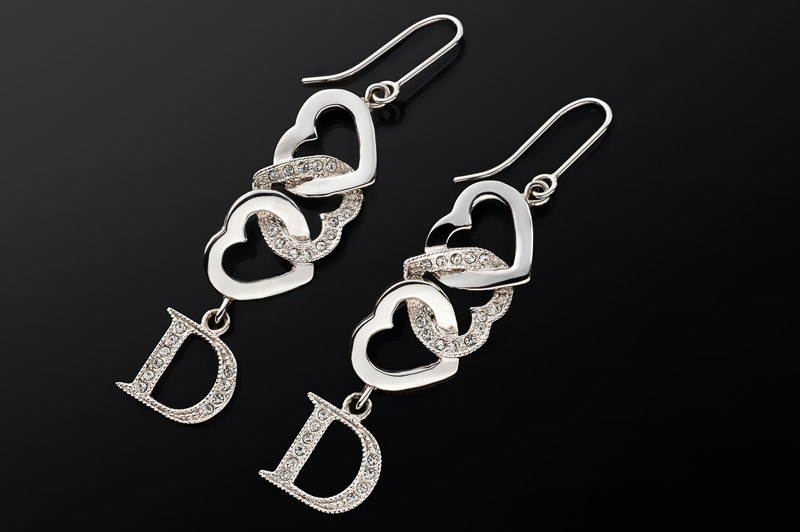 梅問題商品攝影-Dior愛心造型耳環 