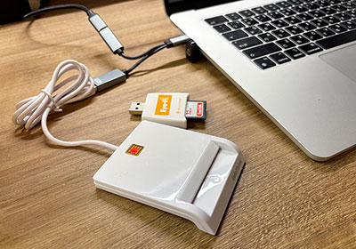 Type-C一對二傳輸線，可同時充電又傳輸資料