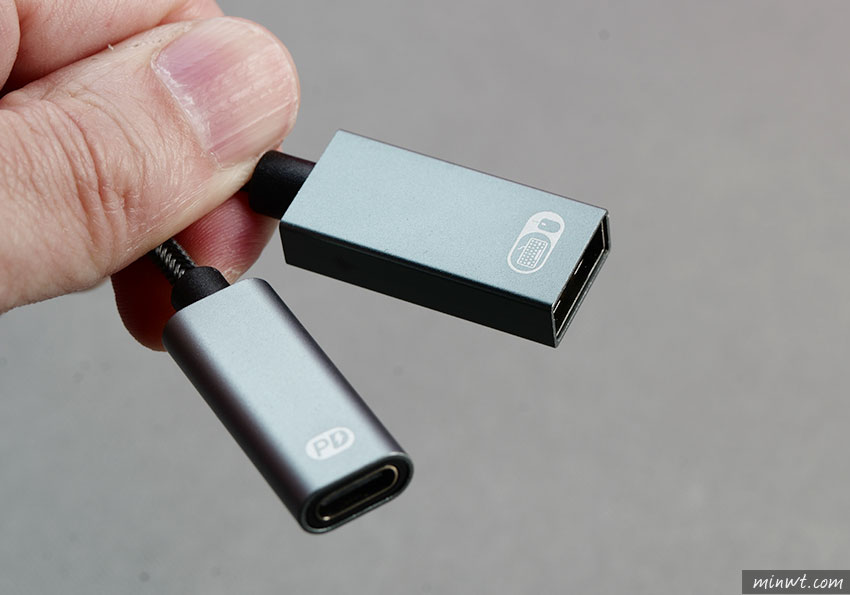 梅問題-Type-C一對二傳輸線，可同時充電又傳輸資料