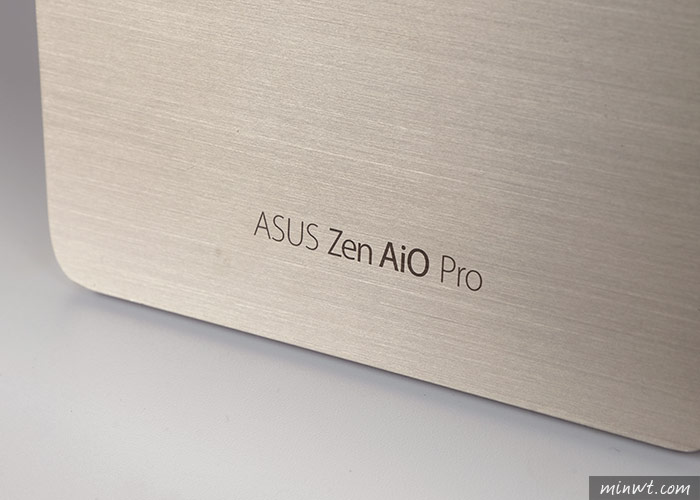 梅問題－ASUS華碩Zen AiO Pro高效能、可觸控4K螢幕一體成型