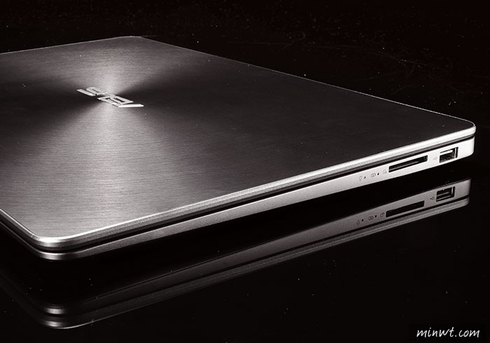 梅問題－梅問題－史上最強！具有獨顯的輕薄筆電ASUS ZenBook UX430，跑3D繪圖一點也不吃力
