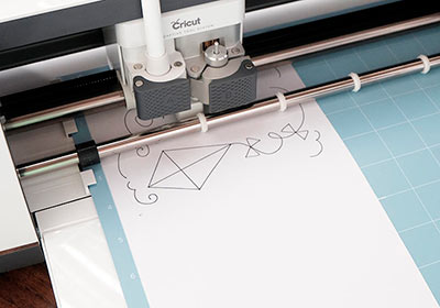 [開箱] 手作利器！Cricut Maker萬用裁切機，紙材、皮料、布料、木片、膠片都可裁