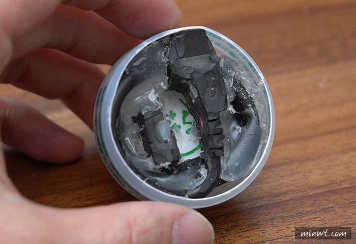 梅問題－《喝完的養樂多別丟!!》自製HTC RE迷你攝錄影機充電腳架二用座