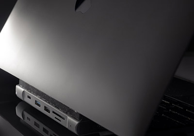 Macbook Air大升級：ESSAGER 8合1 Type-C HUB，內建M.2硬碟盒，同時左右二邊皆可充電