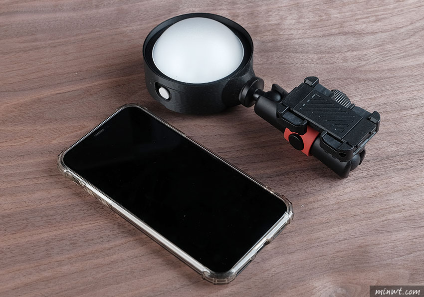 梅問題-JOBY 攝影鎖臂夾+ETSUMI折疊式夾具，讓iPhone變成最輕巧且有機頂閃的隨身機