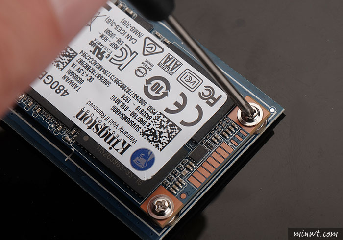 梅問題-[開箱] 金士頓 Kingston UV500 480GB SSD 固態硬碟，變USB隨身碟，讀寫超快速