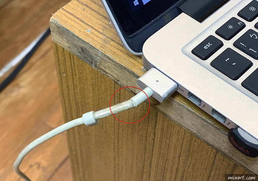 梅問題-老舊的Macbook的充電線MagSafe 2也可使用Type-C變壓器充電