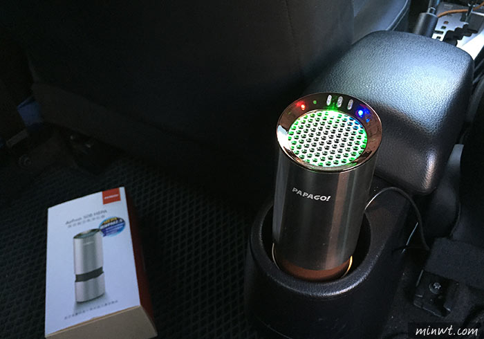 梅問題－PAPAGO!車用空氣清淨機 Airfresh S10D 即時檢測PM 2.5+S08 HEPA淨化技術，高效過濾PM2.5