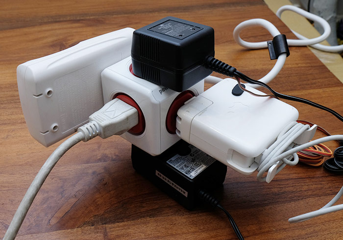 《PowerCube》來自紅點設計大獎3孔5插座魔術方塊延長線