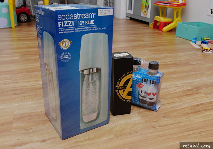 梅問題-[開箱] Sodastream 自動扣瓶氣泡水機Spirit，炎炎夏日就是要來這一味