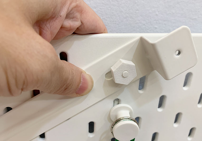 利用3D列印打造IKEA洞洞板連接板螺絲，將連接板變成磁吸條使用