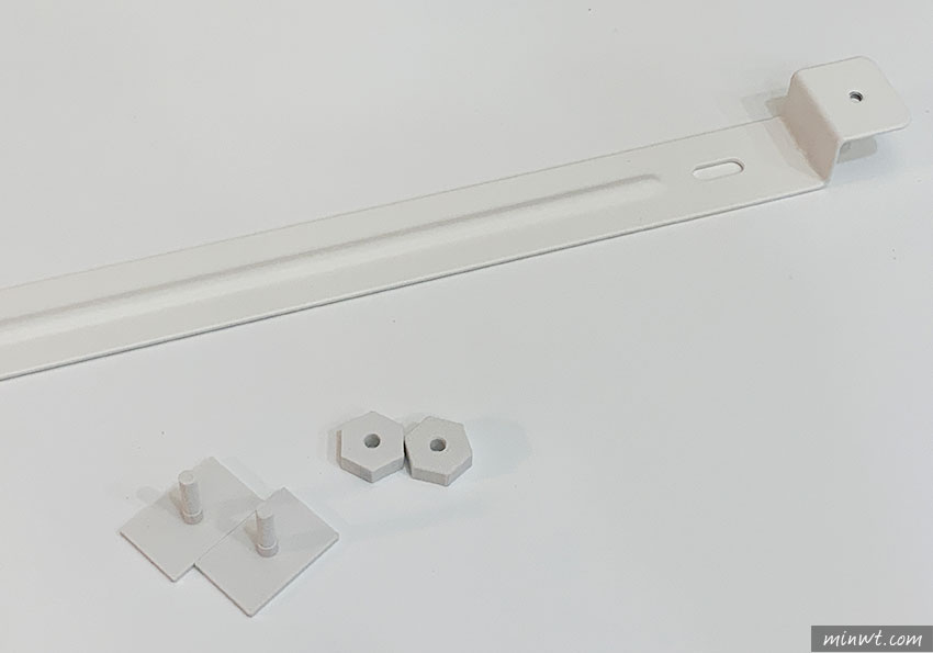梅問題-利用3D列印打造IKEA洞洞板連接板螺絲，將連接板變成磁吸條使用