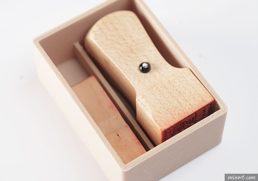 梅問題-3D列印打造公司大小章收納盒，搭配PLA木質線材，還有淡淡的木頭香味