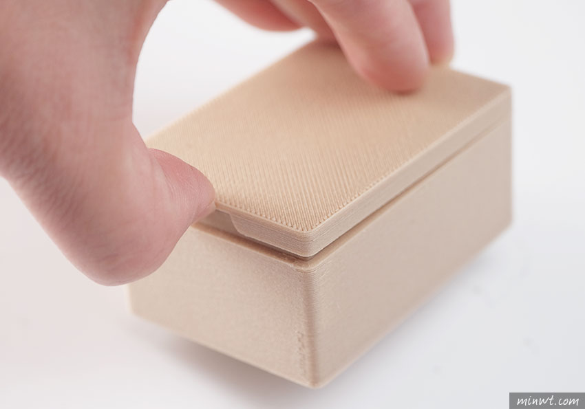 梅問題-3D列印打造公司大小章收納盒，搭配PLA木質線材，還有淡淡的木頭香味