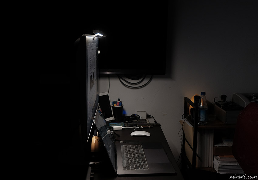 梅問題-3D列印自行打造ScreenBar螢幕掛燈架，搭配飛利浦LED兩段調光燈條，500元有找！
