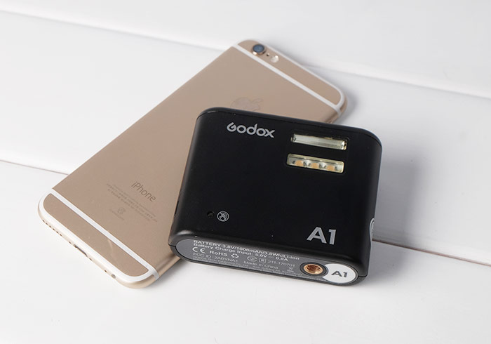 神牛Godox A1 專用手機而生的閃光燈，可離閃、可引閃