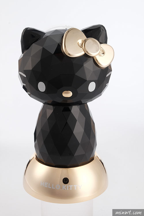 梅問題－拍出金屬電鍍與鑽石切面的Hello Kitty洗臉機