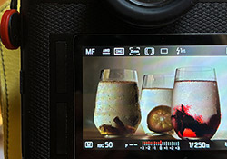 Leica SL 如何開啟峰值對焦，當合焦時畫面會出現對焦邊線