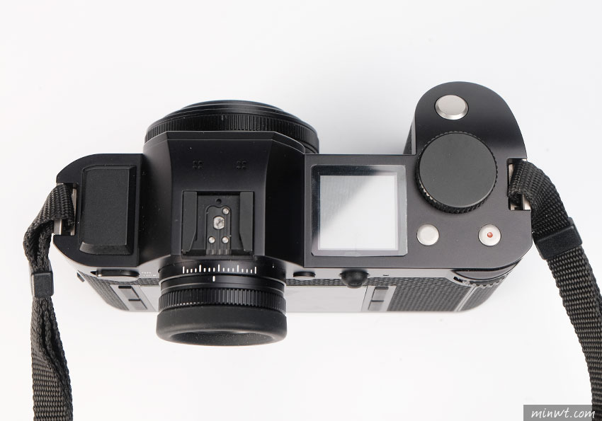 梅問題-[開箱] Leica SL 搭配18mm餅乾鏡，輕巧又好拍