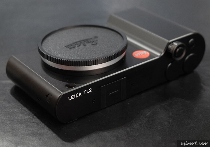 梅問題－[開箱] Ltica TL2 支援USB充電、內建32GB與觸控對焦，外出拍照再也不怕忘了帶東帶西