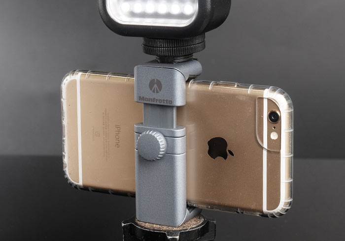 Manfrotto TwistGrip來自義大利的鋁合金萬用手機夾，含冷靴座可加裝補光燈直播更方便