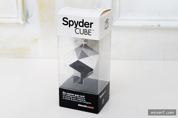 梅問題－攝影器材－《Spyder Cube立方蜘蛛》白平衡校色厲器照片不再色偏