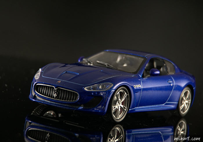 梅問題－「手機商品攝影-21」用手機拍出霸氣「Maserati/瑪莎拉蒂」玩具小車