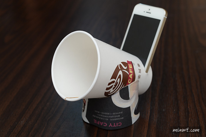 梅問題-資源再利用－喝完的咖啡杯別丟!!自製手機專用座與揚聲器