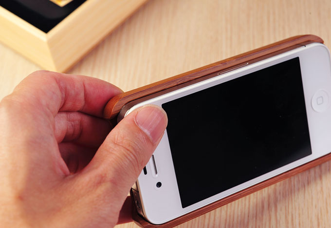 梅問題-iPhone週邊－Wkidea低調奢華原木手機殼iPhone4獨享－原木手機殼也可很時尚