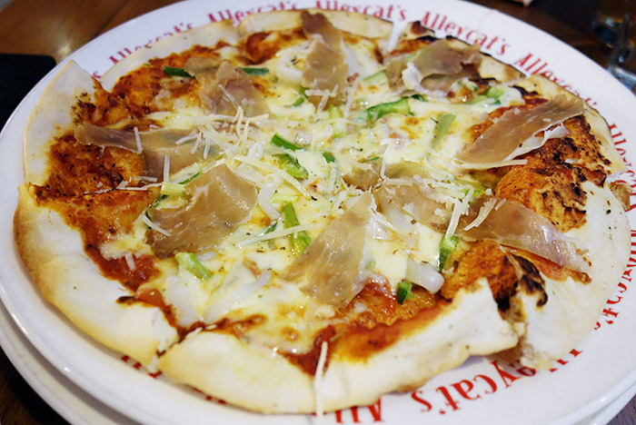 梅問題-美食－《Alleycat's Pizza‧巷貓餐廳》義式手工窯烤薄皮披薩