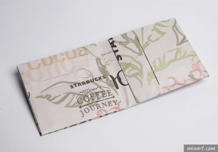 梅問題－星巴克紙皮夾再進化－自動將鈔票零錢分開來，並且銅板自動進入零錢袋中
