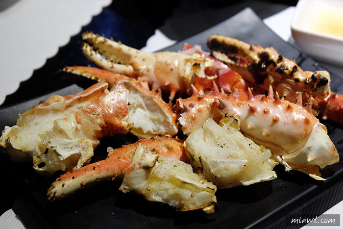 梅問題-《八田頂級帝王蟹燒烤》專人服務、頂級享受，鮮美帝王蟹吃到飽！