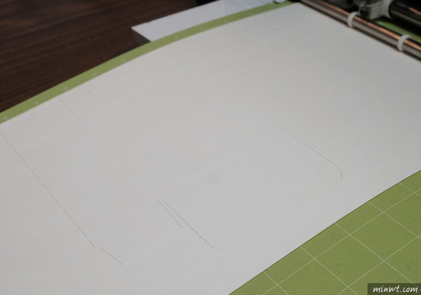 梅問題-Cricut Maker 壓線筆＋刀片式切片，切割自製的包裝盒超方便