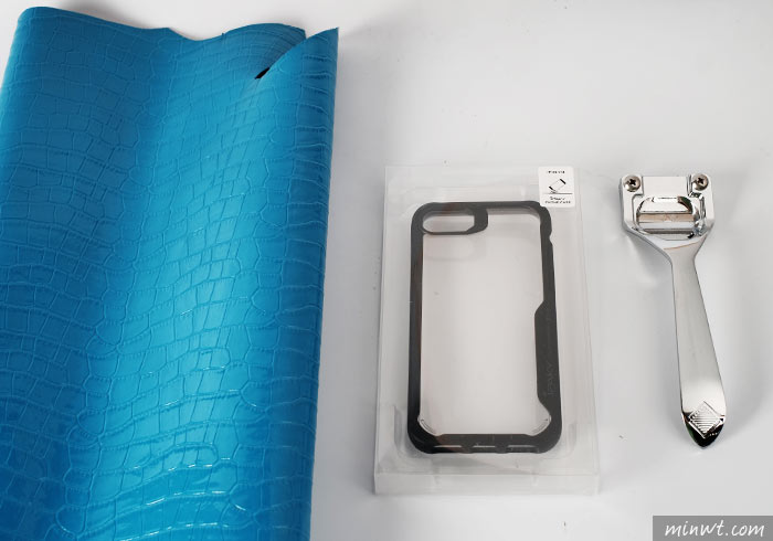 梅問題－[DIY]手作iPhone三合一(SD、SIM、插針)收納真皮保護殼，外出不怕再忘了帶記憶卡