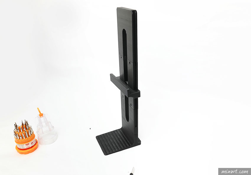 梅問題-利用3D列印打造，可調整高度的筆電專用螢幕架(附列印檔)
