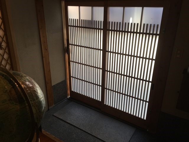梅問題－京都住宿－比膠囊旅館還酷！15人男女合宿上下舖青年旅館