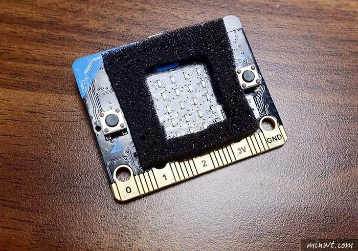 梅問題－[DIY] Micro:bit實作魔法無線充電盤超EZ