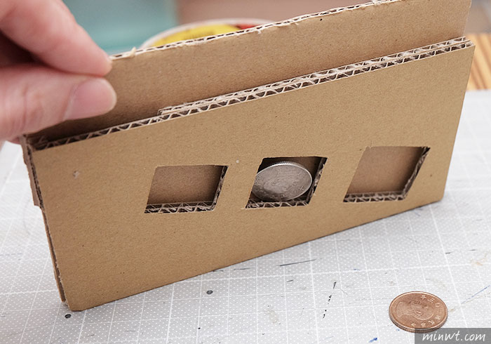 梅問題－《MOMO紙箱別丟!!》自製台幣專用的銅板動分類收納盒，支援多銅板，命中率百分百