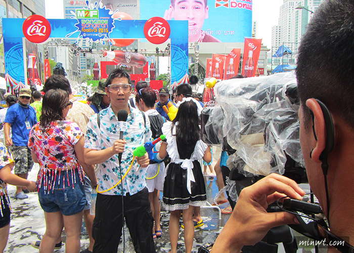 梅問題—《泰國曼谷自助》曼谷潑水節CentralWorld—時尚歡樂潑水泡沫趴