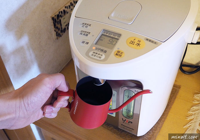 梅問題－星巴克推出耳掛式咖啡的專用手沖壺