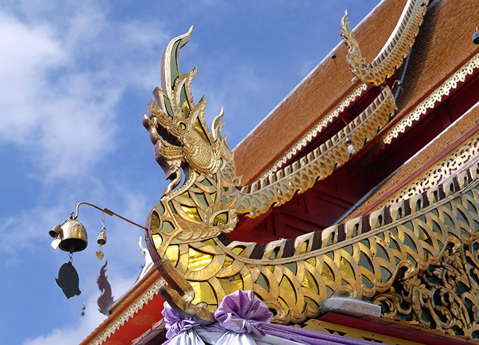 梅問題－《泰國清邁自助》99K純金打造金光閃閃「素帖寺(雙龍寺)」