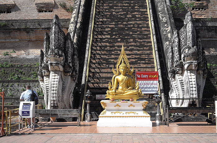 梅問題－《泰國清邁自助》富麗堂皇「大佛塔寺」