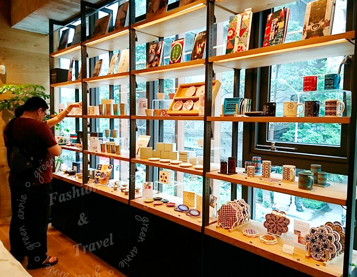 梅問題－[台中]全球最美的書店「蔦屋書店Tsutaya Books」進駐台中T&R廣場！