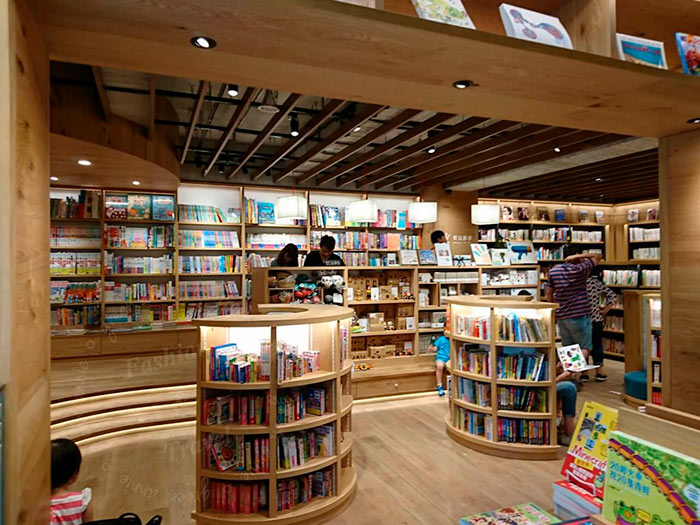 梅問題－[台中]全球最美的書店「蔦屋書店Tsutaya Books」進駐台中T&R廣場！