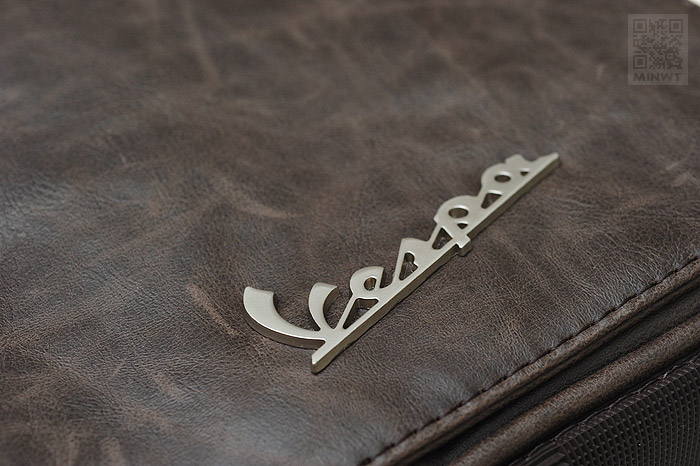 梅問題-生活小物-《Vespa》純義大利血統偉士牌包與鑰匙圈