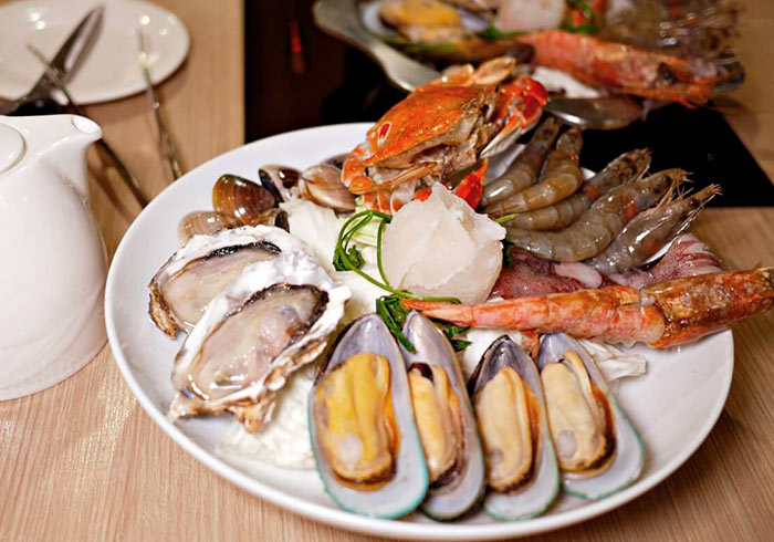 [美食] 洋夫人螃蟹天使紅蝦海鮮乾鍋買一送一，牛排、火鍋也超好吃！(捷運葫洲站)