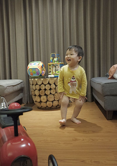梅問題－宜蘭悅川彩繪親子房，內還有許多玩具與小車車