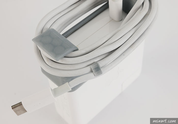 梅問題-用3D印表機，將舊版Magsafe收線耳朵，移植到新版的Magsafe上
